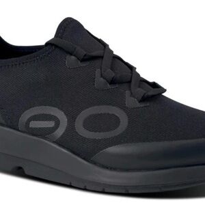 NEW IN BOX - OOFOS Black Women's Sneakers 7.5 - SOLD OUT IN STORES!!